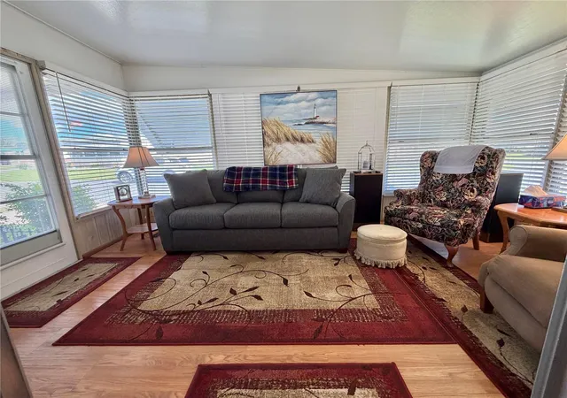 Photo 3 of Manufactured home for sale at 131 Bougainvillea Dr, Leesburg, FL 34748 | MLS# G5119353 | Listing updated on 2026-10-22