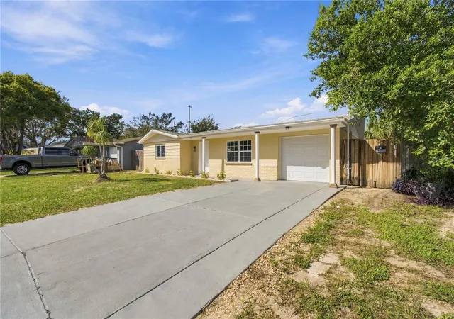 Photo 3 of Single family home for sale at 4601 Eastwood Ln, Holiday, FL 34690 | MLS# TB8560463 | Listing updated on 2026-10-22