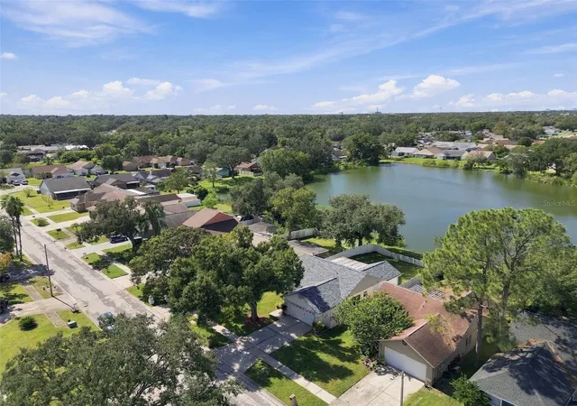Photo 3 of Single family home for sale at 1710 Tarah Tr Dr, Brandon, FL 33510 | MLS# TB8560465 | Listing updated on 2026-10-22