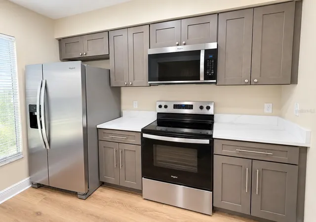 Photo 4 of Townhouse for sale at 7338 E Bank Dr, Tampa, FL 33617 | MLS# O6451841 | Listing updated on 2026-10-27