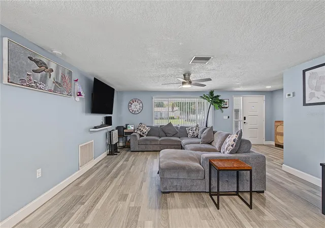 Photo 4 of Single family home for sale at 10918 Manchester Rd, Port Richey, FL 34668 | MLS# TB8560471 | Listing updated on 2026-10-23