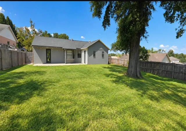Photo 3 of Single family home for sale at 2822 Roundabout Ln, Orlando, FL 32818 | MLS# O6451844 | Listing updated on 2026-10-22