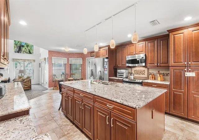 Photo 4 of Single family home for sale at 2991 Plantation Rd, Winter Haven, FL 33884 | MLS# L4965961 | Listing updated on 2026-10-23