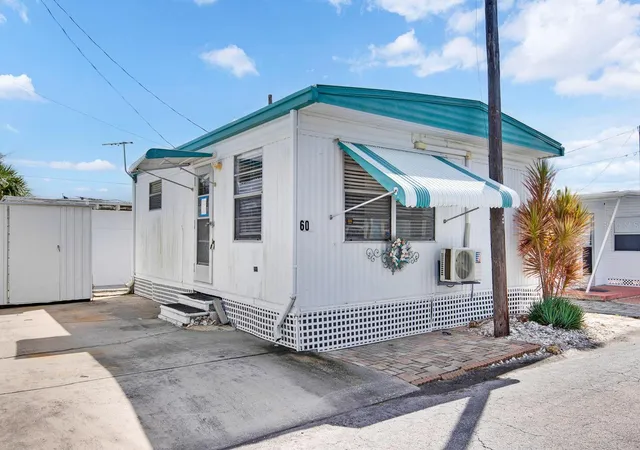 Manufactured home for sale at 60 4th Street, BRADENTON, FL 34210 | MLS# A4710458