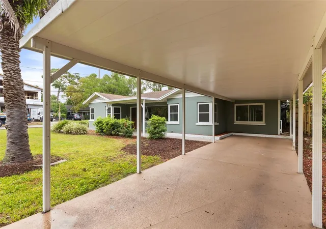 Photo 4 of Single family home for sale at 26 Backspin Ln, Orlando, FL 32804 | MLS# O6451850 | Listing updated on 2026-10-22