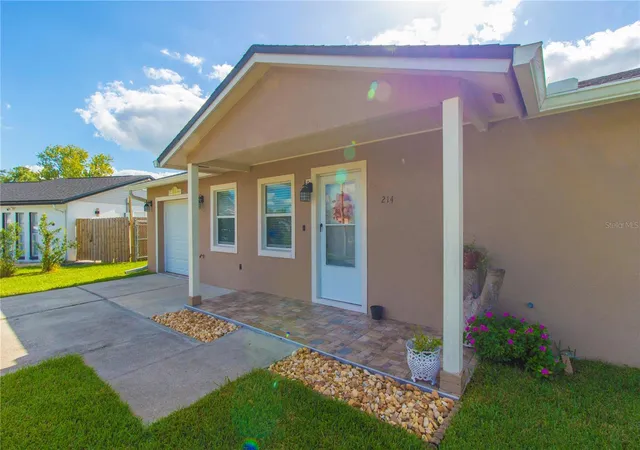Photo 3 of Single family home for sale at 214 Dahlia Dr, Kissimmee, FL 34743 | MLS# S5159995 | Listing updated on 2026-10-25