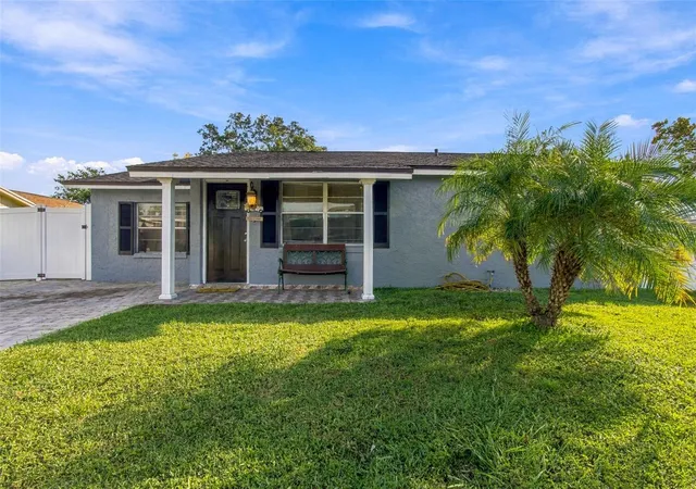 Photo 3 of Single family home for sale at 10118 Wheatley Hills Ct, Tampa, FL 33615 | MLS# TB8560489 | Listing updated on 2026-10-23