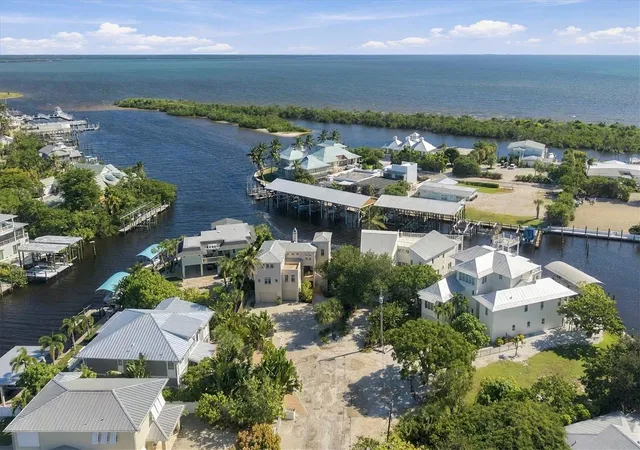 Photo 3 of Single family home for sale at 181 Damfino St, Boca Grande, FL 33921 | MLS# D6149303 | Listing updated on 2026-10-30