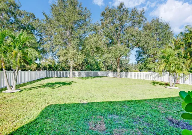 Photo 3 of Single family home for sale at 4914 Torrey Pines Run, Bradenton, FL 34211 | MLS# A4710464 | Listing updated on 2026-10-23