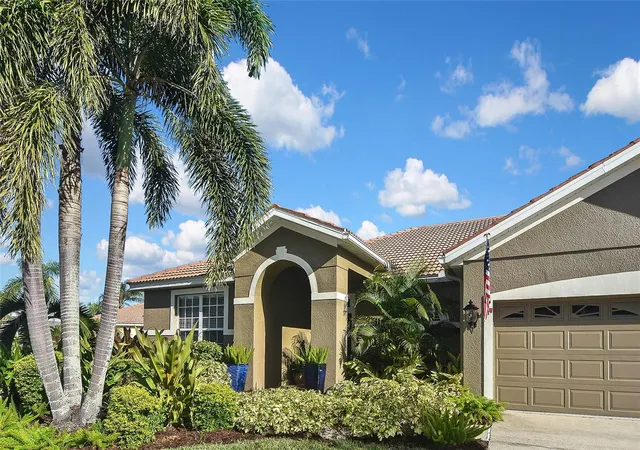 Photo 3 of Single family home for sale at 1711 Pinyon Pine Dr, Sarasota, FL 34240 | MLS# A4710466 | Listing updated on 2026-10-23
