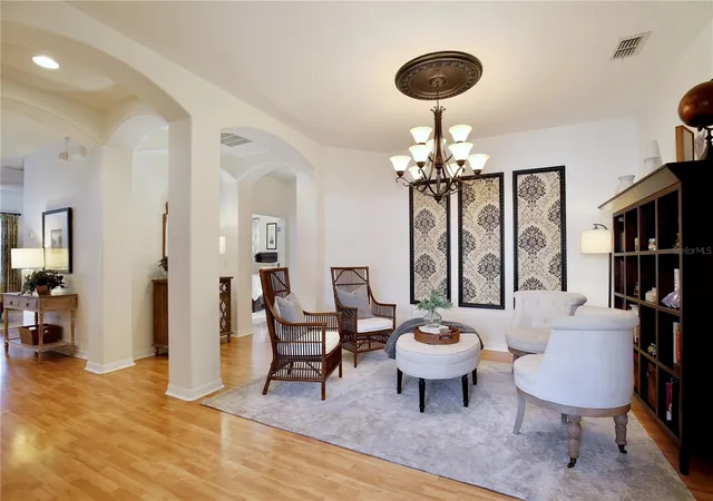 Photo 4 of Single family home for sale at 5021 Carillon Ln, Windermere, FL 34786 | MLS# O6451867 | Listing updated on 2026-10-28