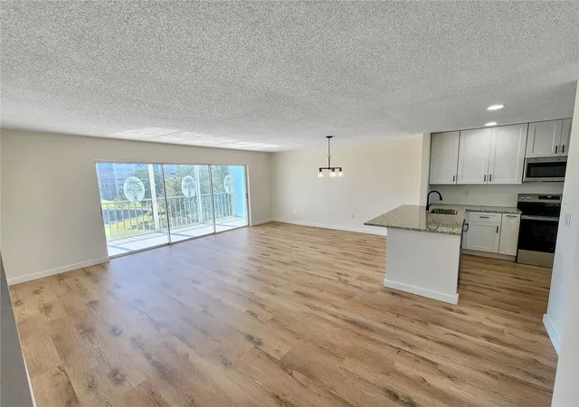 Photo 2 of Condo for sale at 3620 Ironwood Cir #404O, Bradenton, FL 34209 | MLS# A4710467 | Listing updated on 2026-10-23