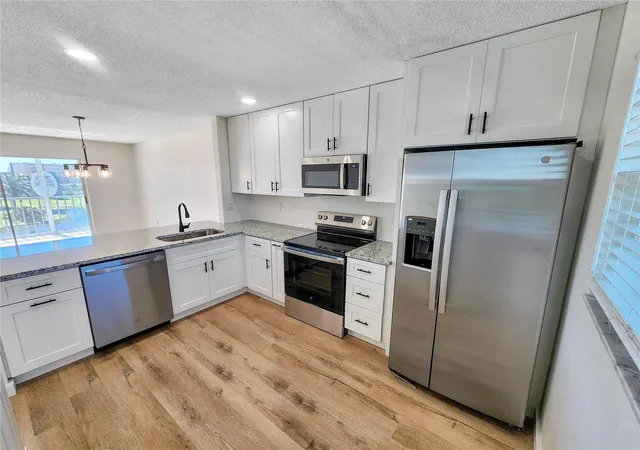 Photo 4 of Condo for sale at 3620 Ironwood Cir #404O, Bradenton, FL 34209 | MLS# A4710467 | Listing updated on 2026-10-23