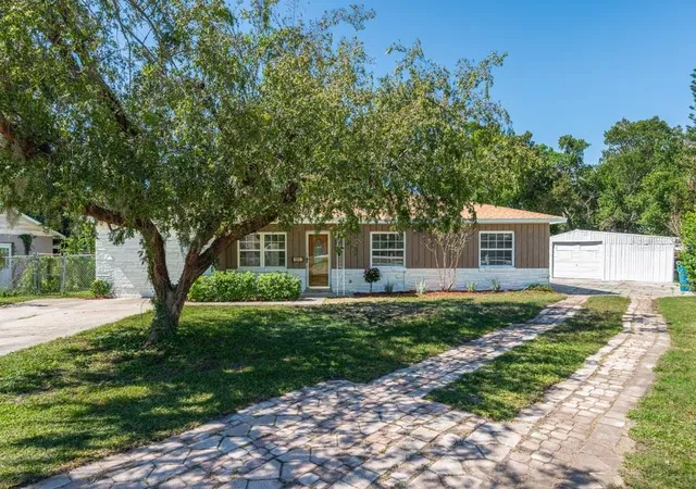 Single family home for sale at 525 S Tangerine Ct, EAGLE LAKE, FL 33839 | MLS# L4965962
