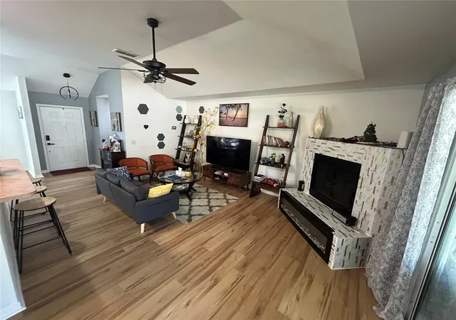 Photo 3 of Single family home for sale at 8406 Sw 62nd Lane, Gainesville, FL 32608 | MLS# GC544368 | Listing updated on 2026-10-23