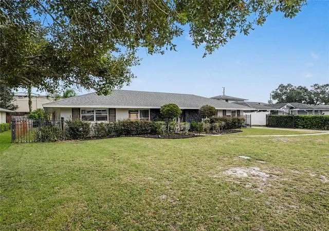 Photo 2 of Single family home for sale at 5111 Darden Ave, Belle Isle, FL 32812 | MLS# O6451878 | Listing updated on 2026-10-23