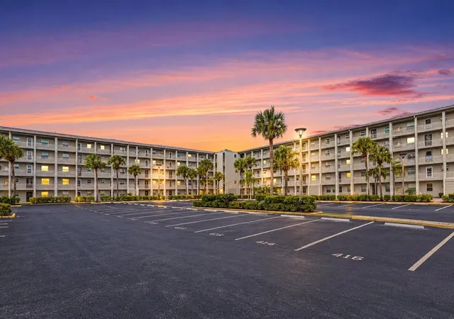 Condo for sale at 3108 Lake Bayshore Dr #211, BRADENTON, FL 34205 | MLS# A4710474