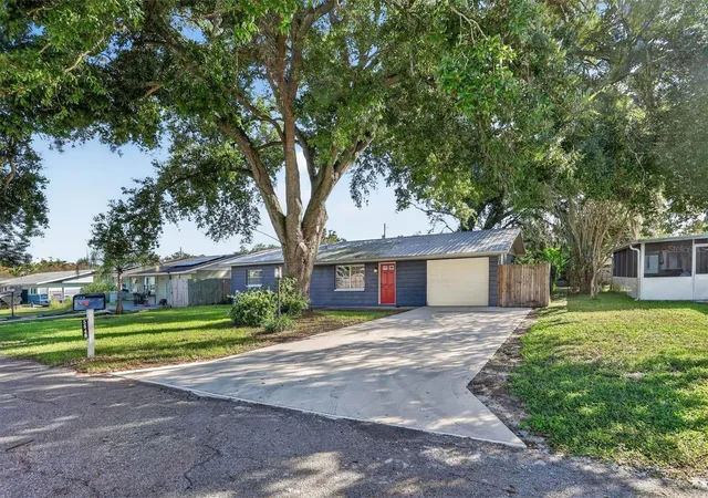 Photo 2 of Single family home for sale at 5848 Cypress St, Zephyrhills, FL 33542 | MLS# TB8560514 | Listing updated on 2026-10-23