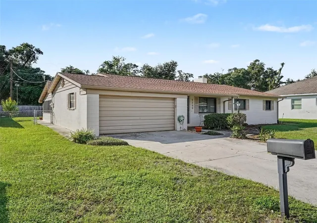 Photo 1 of Single family home for sale at 1208 Pleasant Pl, Lakeland, FL 33801 | MLS# TB8560526 | Listing updated on 2026-10-29