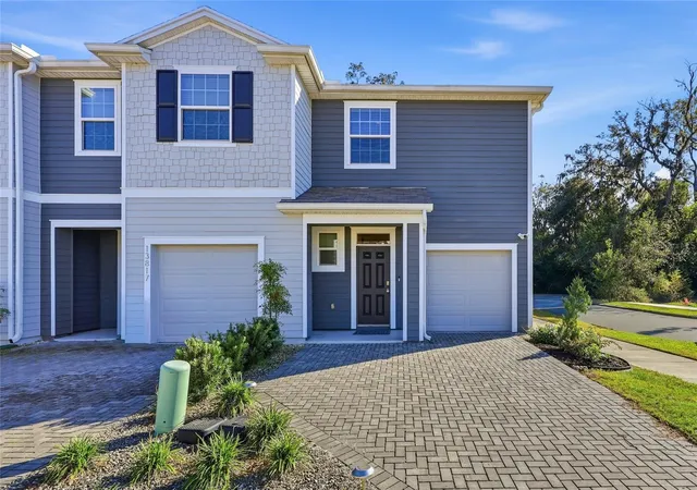 Townhouse for sale at 13819 NW 9th Road, NEWBERRY, FL 32669 | MLS# GC544370