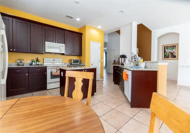 Photo 4 of Single family home for sale at 7908 Bear Claw Run, Orlando, FL 32825 | MLS# O6451900 | Listing updated on 2026-10-23