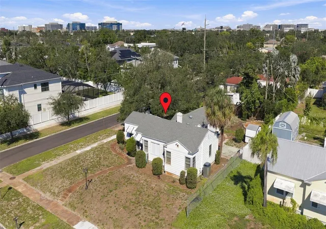 Photo 4 of Sale Pending at 3817 W N A St, Tampa, FL 33609 | MLS# TB8560536 | Listing updated on 2026-10-29