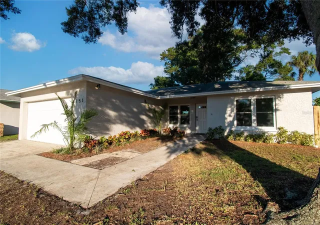 Photo 2 of Single family home for sale at 5751 Dunfries St N, Saint Petersburg, FL 33709 | MLS# TB8560546 | Listing updated on 2026-10-24