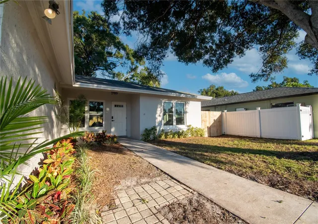 Photo 3 of Single family home for sale at 5751 Dunfries St N, Saint Petersburg, FL 33709 | MLS# TB8560546 | Listing updated on 2026-10-24