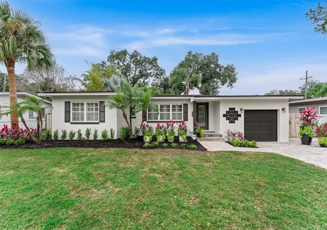 Photo 1 of Single family home for sale at 1316 Newcastle Dr, Orlando, FL 32806 | MLS# O6451908 | Listing updated on 2026-10-30