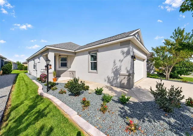 Photo 3 of Single family home for sale at 7820 SW 89th Circle, Ocala, FL 34481 | MLS# OM734500 | Listing updated on 2026-10-30