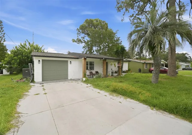 Photo 2 of Single family home for sale at 7304 Dianne Dr, New Port Richey, FL 34652 | MLS# A4710491 | Listing updated on 2026-10-23