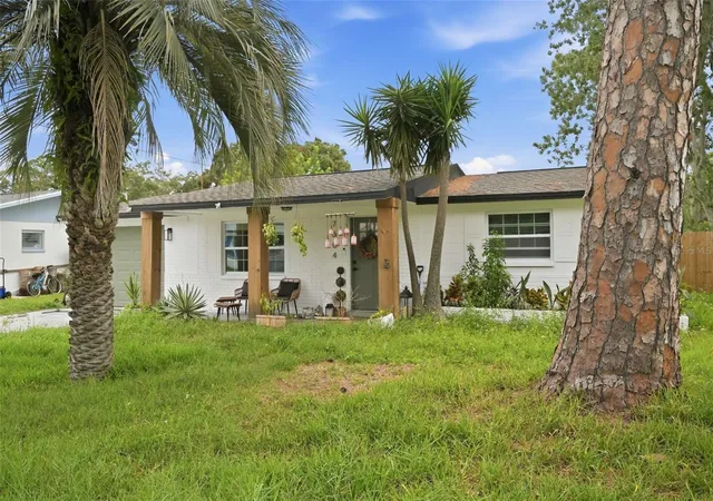 Photo 3 of Single family home for sale at 7304 Dianne Dr, New Port Richey, FL 34652 | MLS# A4710491 | Listing updated on 2026-10-23