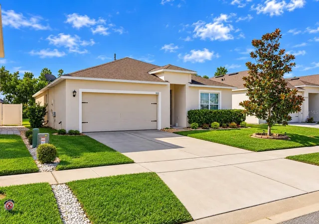 Photo 2 of Single family home for sale at 3132 Country Clb Cir, Winter Haven, FL 33881 | MLS# O6451911 | Listing updated on 2026-10-23