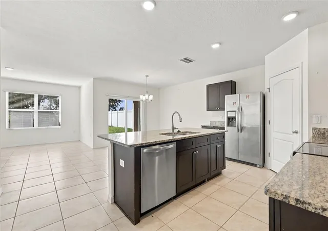 Photo 4 of Single family home for sale at 3132 Country Clb Cir, Winter Haven, FL 33881 | MLS# O6451911 | Listing updated on 2026-10-23