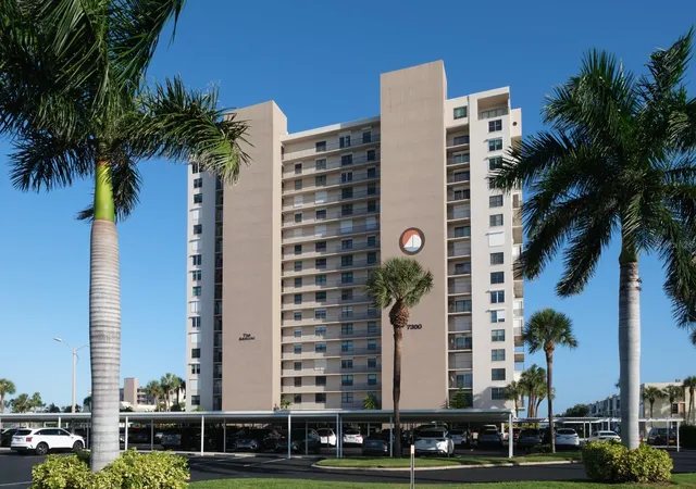 Photo 1 of Condo for sale at 7300 Sun Is Dr S #1501, South Pasadena, FL 33707 | MLS# TB8560568 | Listing updated on 2026-10-23