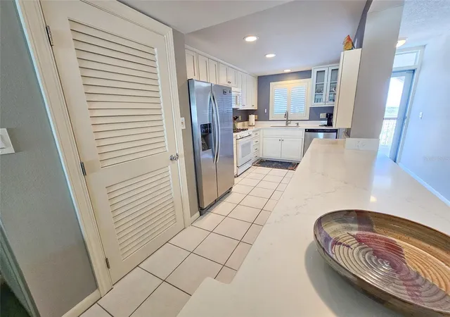 Photo 3 of Condo for sale at 5980 Shore Blvd S #1006, Gulfport, FL 33707 | MLS# TB8560573 | Listing updated on 2026-10-31