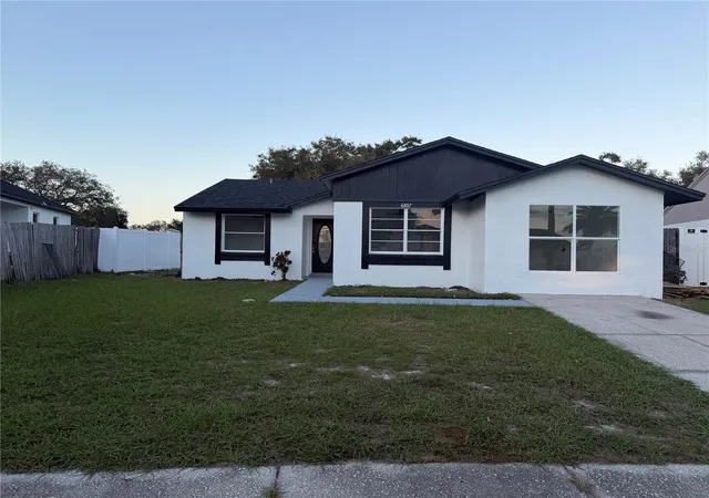 Photo 1 of Single family home for sale at 6807 White Cliffs Way, Tampa, FL 33625 | MLS# TB8560575 | Listing updated on 2026-10-23