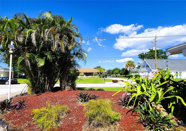 Photo 2 of Single family home for sale at 4711 26th Avenue W, Bradenton, FL 34209 | MLS# TB8560583 | Listing updated on 2026-10-28