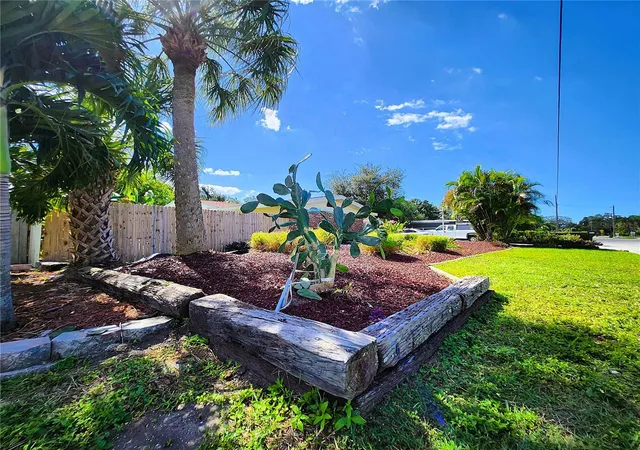 Photo 3 of Single family home for sale at 4711 26th Avenue W, Bradenton, FL 34209 | MLS# TB8560583 | Listing updated on 2026-10-28