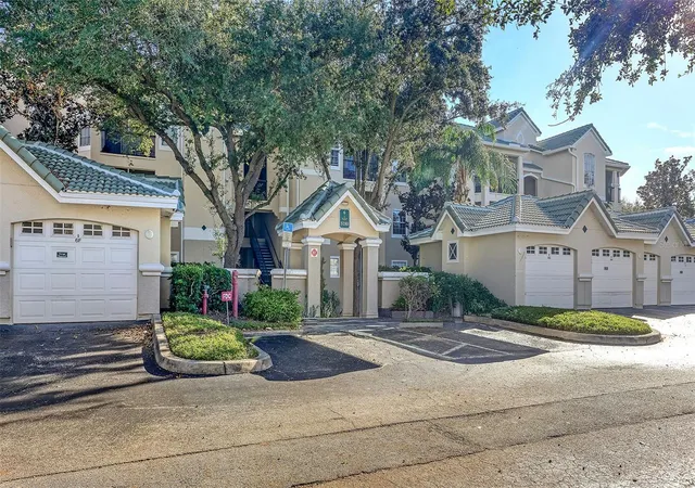 Photo 2 of Condo for sale at 5180 Northridge Rd #102, Sarasota, FL 34238 | MLS# A4710497 | Listing updated on 2026-10-23