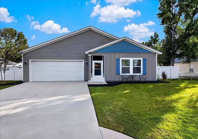 Single family home for sale at 30 Ranwood Ln, PALM COAST, FL 32164 | MLS# FC322296