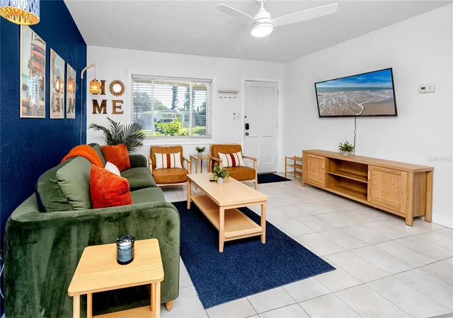 Photo 3 of Single family home for sale at 925 67th Street S, Saint Petersburg, FL 33707 | MLS# TB8560590 | Listing updated on 2026-10-26