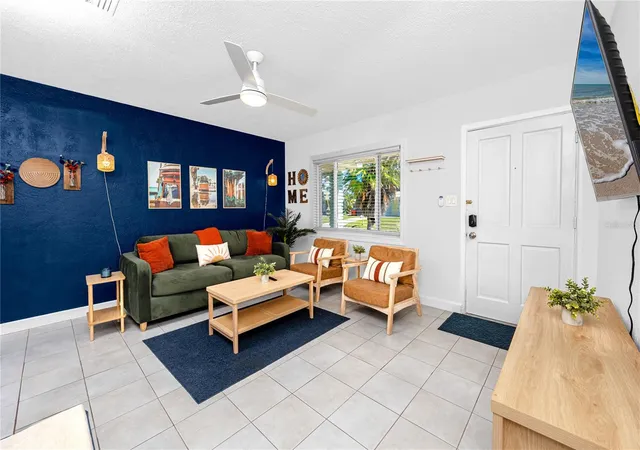 Photo 3 of Single family home for sale at 925 67th Street S, Saint Petersburg, FL 33707 | MLS# TB8560590 | Listing updated on 2026-10-27