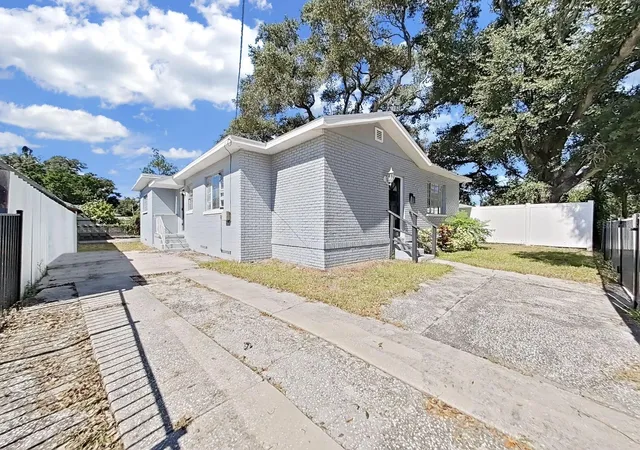 Photo 4 of Single family home for sale at 3414 N Avenida Republica De Cuba, Tampa, FL 33605 | MLS# TB8560602 | Listing updated on 2026-10-23