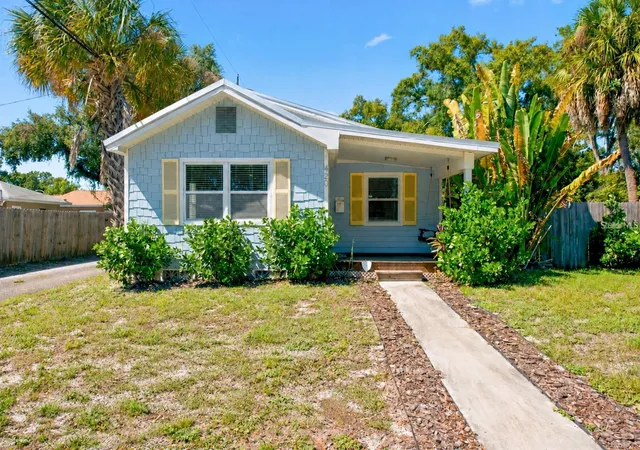 Single family home for sale at 420 40th Street N, Saint Petersburg, FL 33713 | MLS# TB8560609