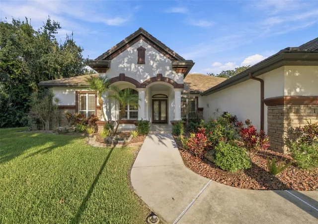 Photo 2 of Single family home for sale at 6835 Pindo Blvd, Sarasota, FL 34241 | MLS# TB8560615 | Listing updated on 2026-10-23