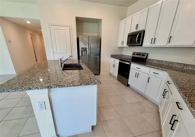 Photo 2 of Single family home for sale at 240 Summerlin Loop, Haines City, FL 33844 | MLS# L4965969 | Listing updated on 2026-10-23