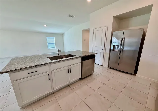 Photo 3 of Single family home for sale at 240 Summerlin Loop, Haines City, FL 33844 | MLS# L4965969 | Listing updated on 2026-10-23