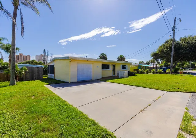 Photo 1 of Single family home for sale at 3105 La Paloma Ave, Daytona Beach, FL 32118 | MLS# V4951949 | Listing updated on 2026-10-23