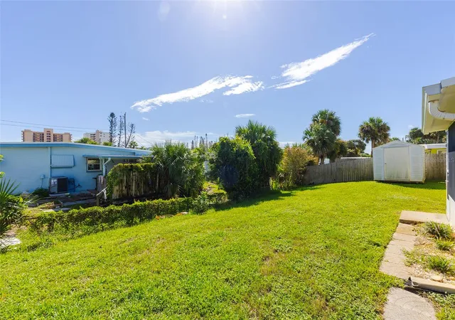 Photo 2 of Single family home for sale at 3105 La Paloma Ave, Daytona Beach, FL 32118 | MLS# V4951949 | Listing updated on 2026-10-23